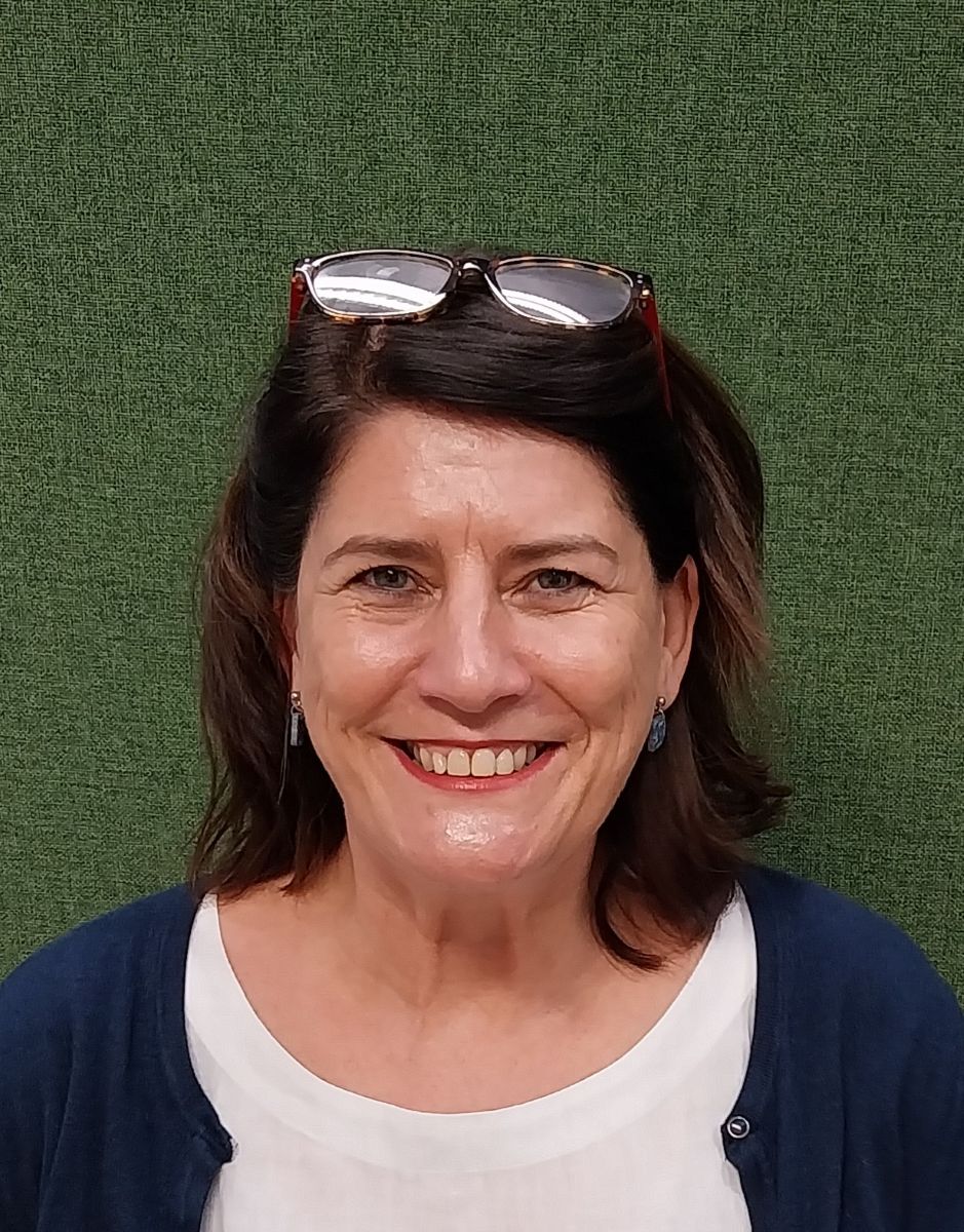 Photo of Lindsay Henderson